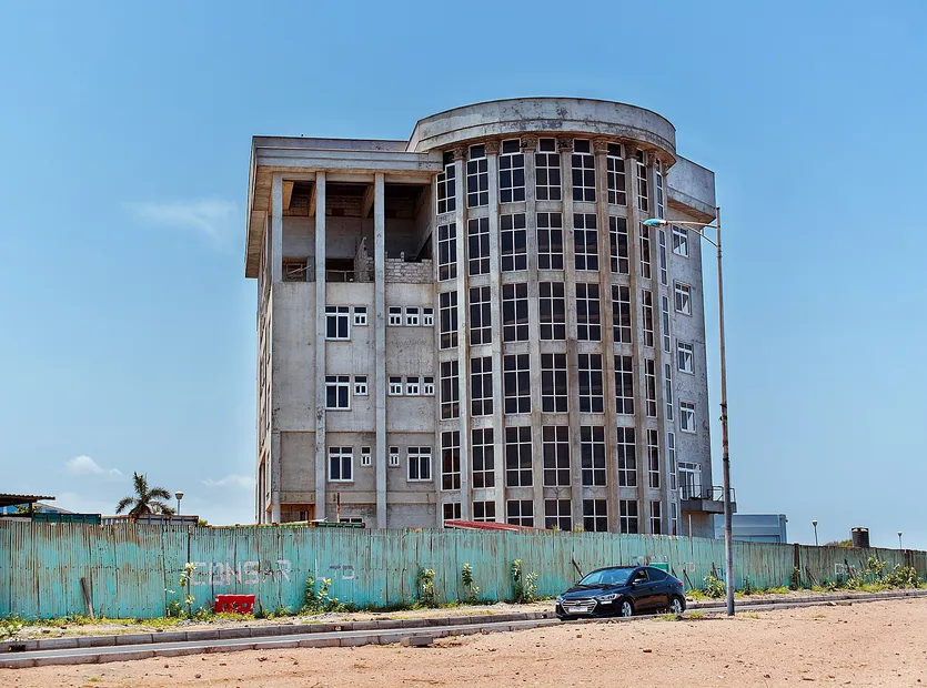 Investitionsprojekt: Wohngebäude im Bau — Tar