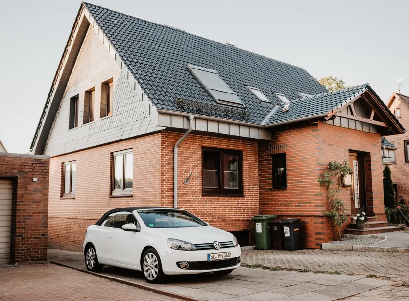 Familienhaus mit Garage und großem Garten — Labin – slika 2